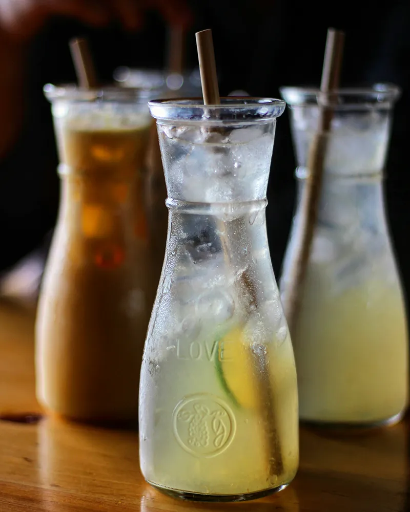 Sirup in kleiner Karaffe